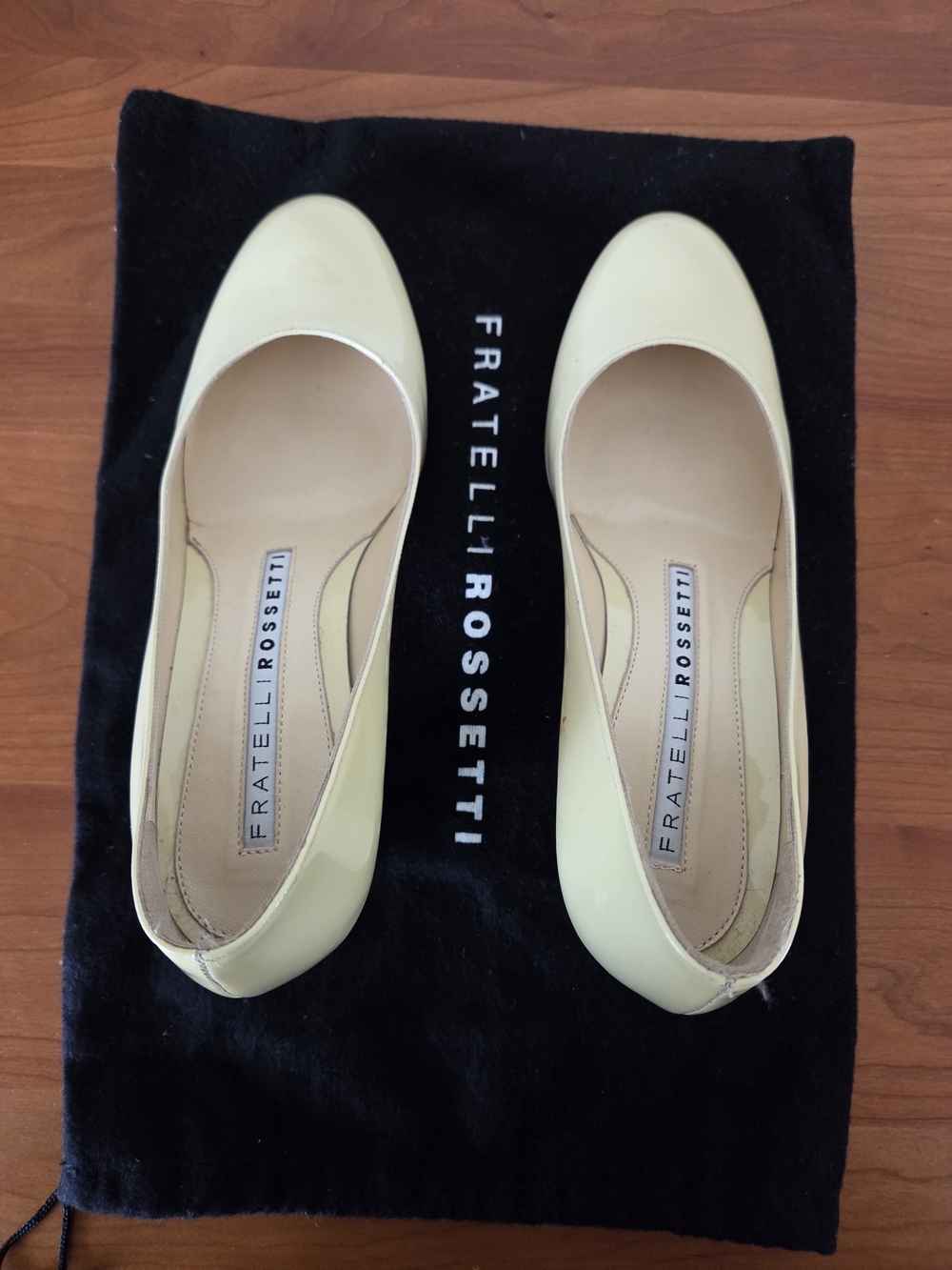 Fratelli Rossetti Women's Pale Yellow Patent Leather Flats